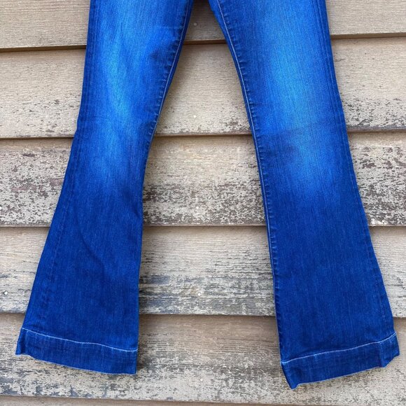 J Brand "Love Story Bell Bottoms" Womens Flared Jeans Size 26 Blue Denim Cotton - Picture 7 of 15